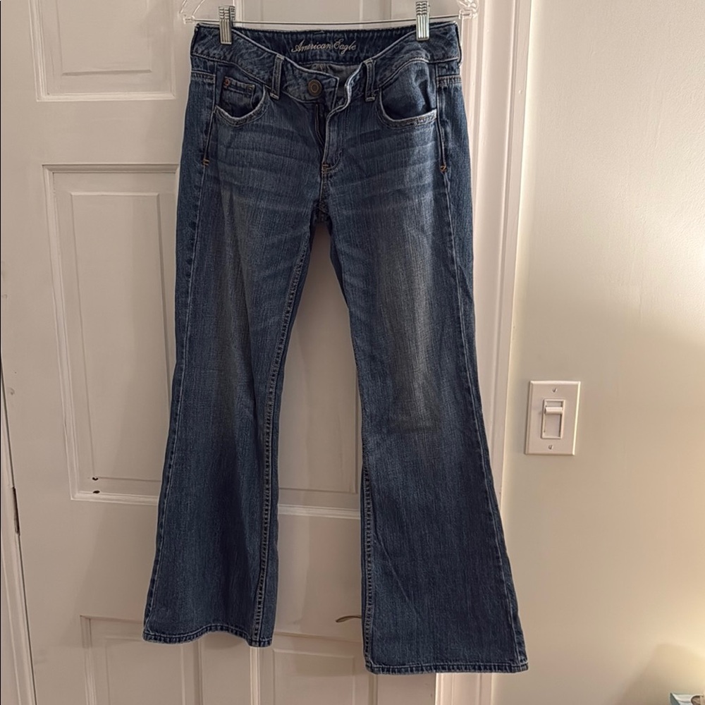 American Eagle Outfitters Blue Flare Wide Leg Jeans
100%cotton gently worn